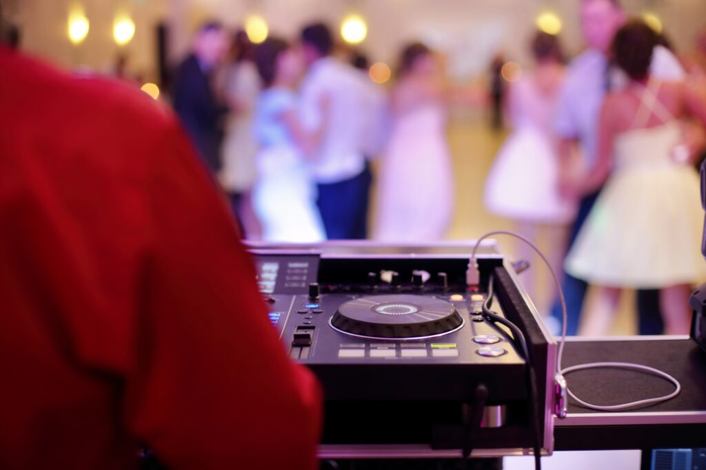 wedding dj